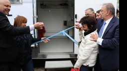 MODERNO. El camión tiene comodidades para médicos y mascotas..