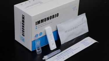 Prohíben la venta en farmacias de tests rápidos para detectar Covid-19
