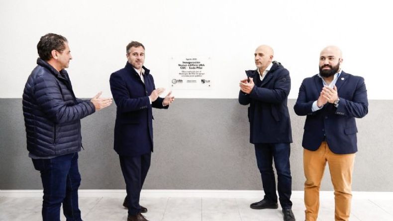 EDUCACIÓN. Achával inauguró la sede del CBC con la mente en la Universidad de Pilar..