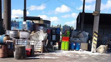 Cerraron una planta que los vecinos llaman la “Chernobil” de Pilar