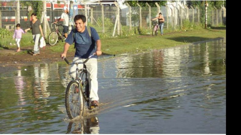 (Quiero Villa Rosa). En Villa Rosa, calles anegadas y varios barrios sin luz..