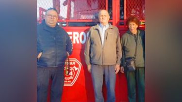 AUTORIDADES: El Comandante Mayor Pablo Gómez, el Presidente de la Comisión Directiva Omar Boragno y la Tesorera Leoniza Rearte. AUTORIDADES: El Comandante Mayor Pablo Gómez, el Presidente de la Comisión Directiva Omar Boragno y la Tesorera Leoniza Rearte.