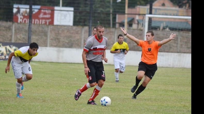 GOLEADOR. Zeppetella sería titular esta tarde en Atlético ante Boliviana..
