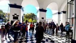 El bus turístico visitará la Parroquia Nuestra Señora del Pilar, entre otros lugares. El bus turístico visitará la Parroquia Nuestra Señora del Pilar, entre otros lugares.