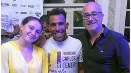 SONRIENTES. El Apache junto a Fabio Contino y su hija Melina..