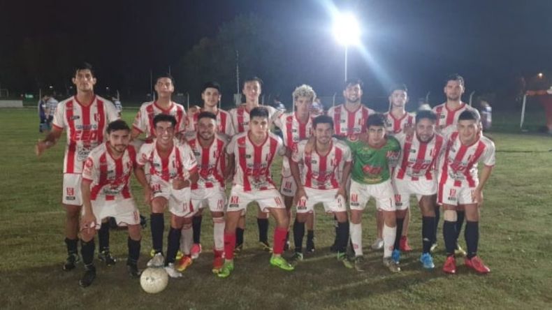 CLASIFICADO. El once del Rancho que goleó 4-1 a Flecha el lunes por la noche..