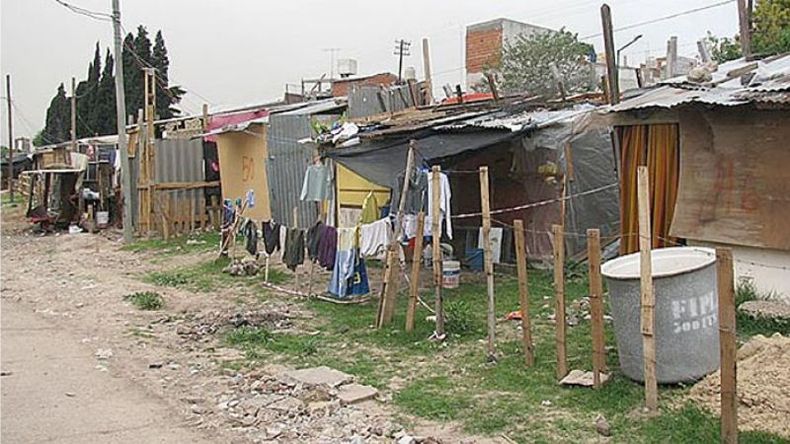 ASENTAMIENTOS. La ley de hábitat prevé medidas de acceso a la vivienda..