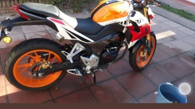 HONDA. La moto que le sustrajeron al vecino de Pilar. .