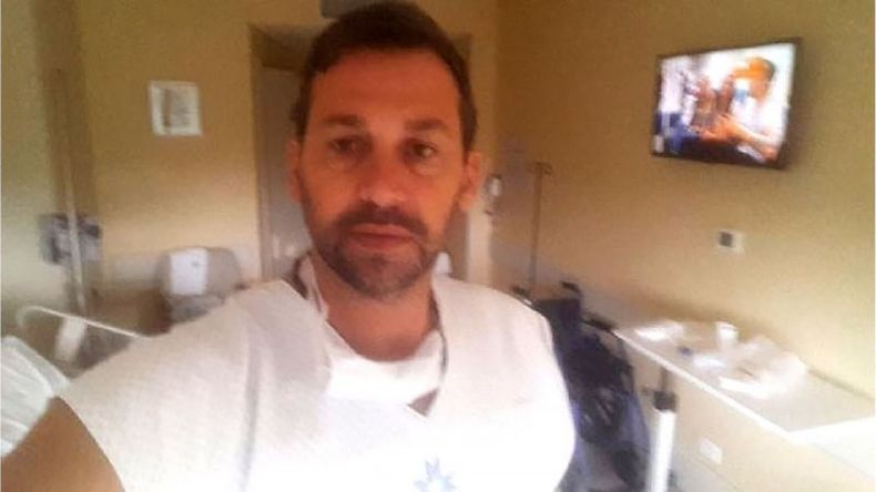 AISLAMIENTO. Jorge Kossler, en la habitación del Austral donde cumplió la cuarentena..