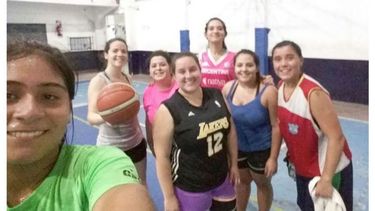 SELFIE. El grupo de Mayores, en un parate de la pretemporada..