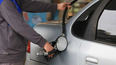 SIN TECHO. Los combustibles sufrieron un nuevo aumento.