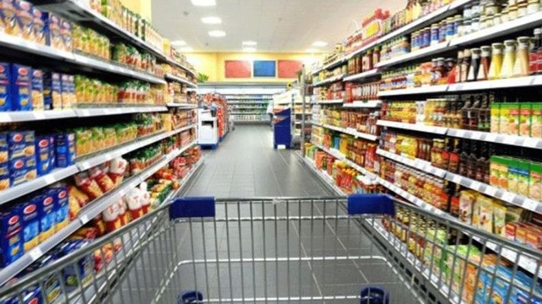 IMPACTO. Los alimentos fueron los que más subieron tras la devaluación. .