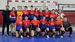 SÓLIDAS. Muni construyó una buena victoria en el gimnasio de Muñiz. .