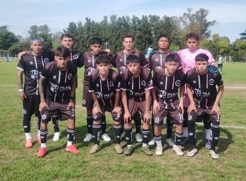 La reserva de Real Pilar que el jueves jug&oacute; como local en Comunidad Deportiva.