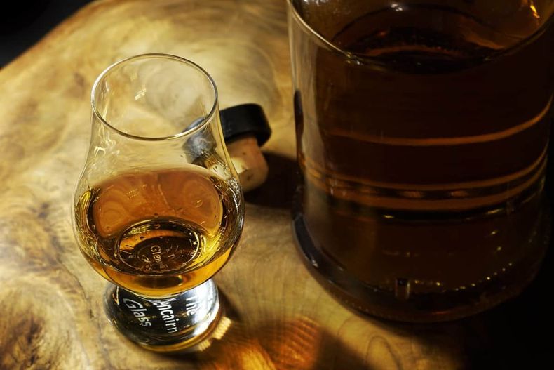 El 8 de febrero se celebra el Día Internacional del Whisky Escocés. (comedera.com)..jpg