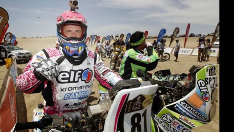 Pese a la fractura, Eduardo Alan, está a una etapa de completar el Dakar..