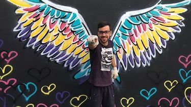 PUESTA EN MARCHA. Los chicos de Mermelada están ultimando los detalles de cara a la inauguración del espacio cultural. En la foto, Nicolás Pavón..