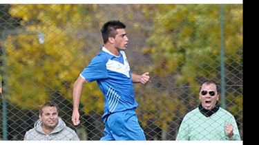 Bautista Arricau, pilarense goleador de la 7ª de Vélez, a la preselección Sub 17..