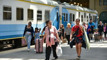 el tren a mar del plata aumenta la frecuencia: horarios y precios de pasajes