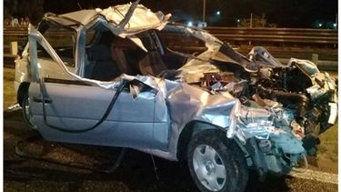 DAÑOS. El Gol sufrió las consecuencias del impacto..