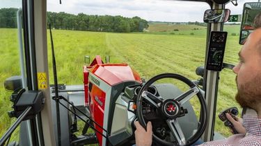 TRACTORES. Massey Ferguson expuso su tecnología, potencia y una propuesta a la medida del productor.
