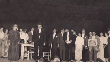 AYER. Estreno de “Un guapo del 900”, dirigida por Titi Villar..