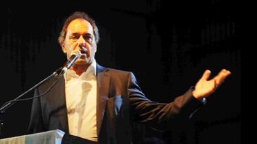Daniel Scioli anunció la presentación del proyecto de la policía comunal..