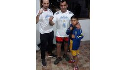SUEÑO. Félix y Luna, junto a un alumno, se preparan para el gran desafío en México..