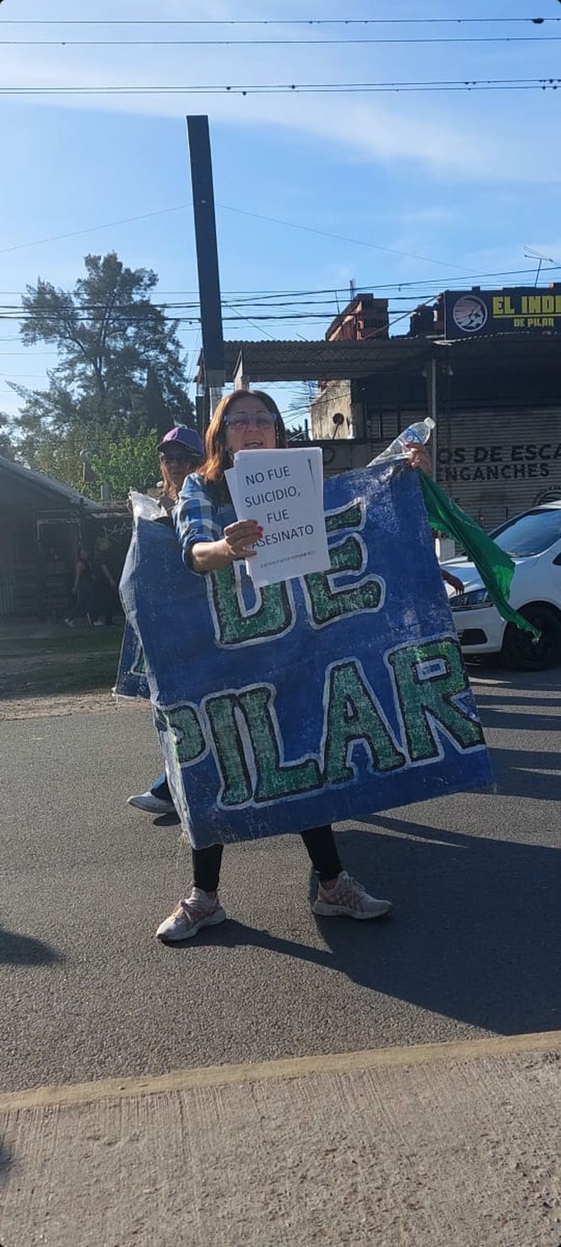 Allegados a Sofía Fernández marcharon a la comisaría Pilar 5ta. para reclamar justicia por su muerte.&nbsp;