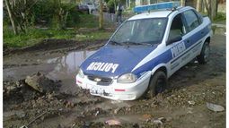 NO APTA PARA PATRULLERO. Calle de tierra del barrio De Vicenzo..