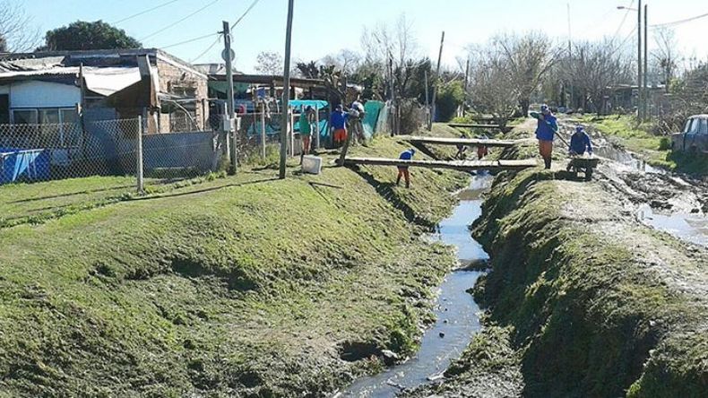 ALIVIO. El arroyo de la calle Santa Águeda quedará conmenos caudal..