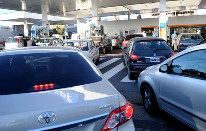 NAFTA. En Pilar hubo más demanda que lo habitual pero no faltó combustible.&nbsp;&nbsp;