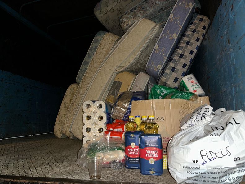 Algunos de los muchos insumos donados por los pilarenses para Bahía Blanca.