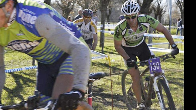 Oscar García subió al podio de la general..