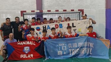 LISTOS. Los Cadetes masculinos de Muni Pilar están listos para el debut.