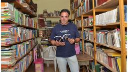 ENTRE LIBROS. Nemi muestra su faceta de dramaturgo..