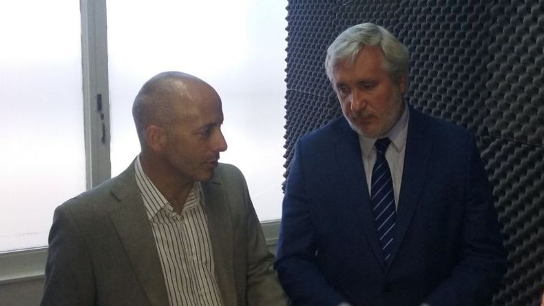Nicolás Ducoté, Intendente de Pilar, junto a Julio Conte Grand, Procurador General de la Suprema Corte de Justicia bonaerense en la inaguración de la cámara Gesell..