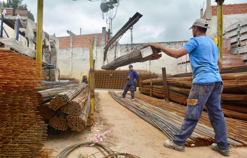 DEMOLICIÓN. La venta de materiales se derrumbó un 32% en marzo. &nbsp;