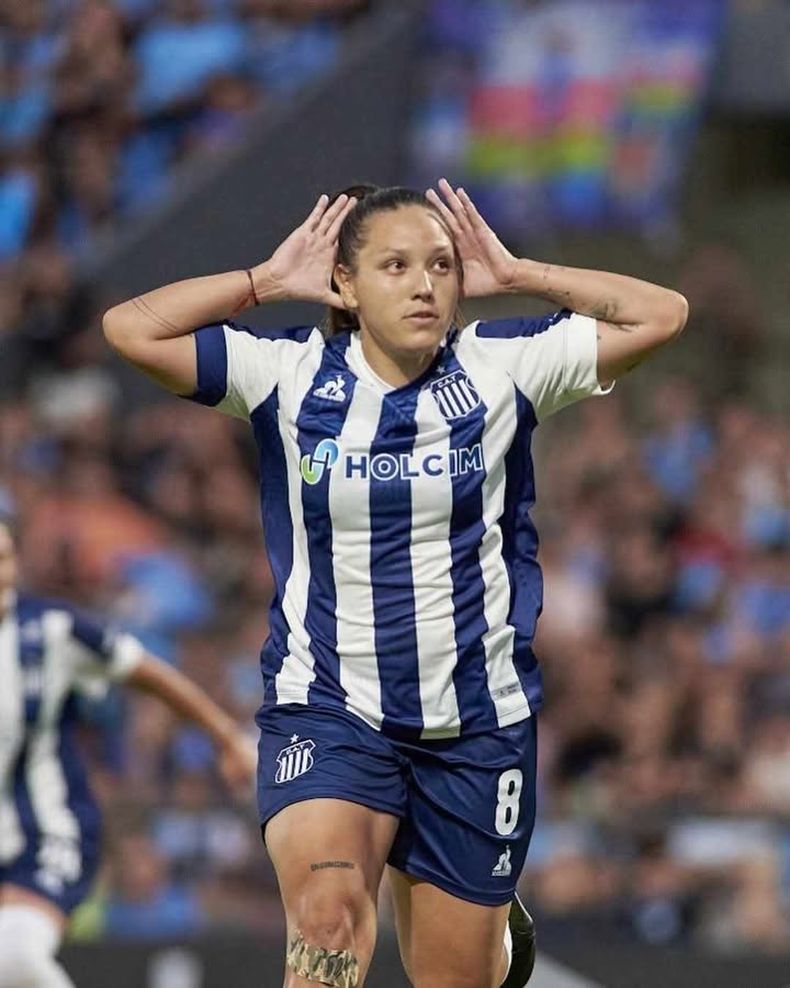 El festejo del Topo Gigiio de Fiama Silva en el clásico cordobés.