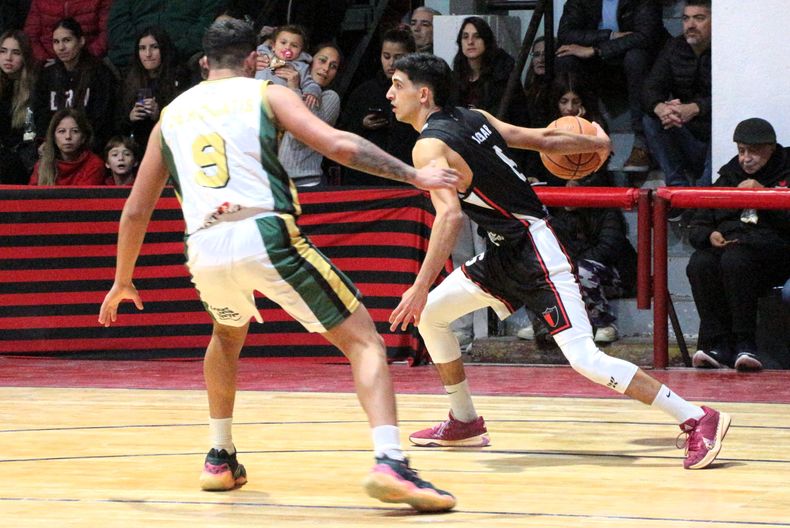 Presidente Derqui luchó y le ganó el desempate a Pinocho.