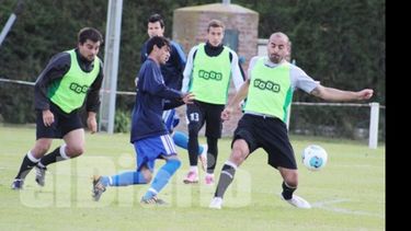 Estuvo sólido y más cerca del triunfo. El sábado juega con Flandria..