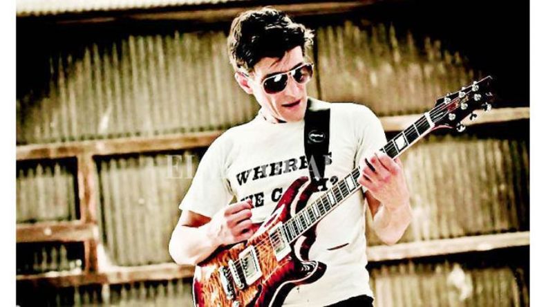 COMPLETO. Crook, mañana en Pilar, con todos los Torinos. .