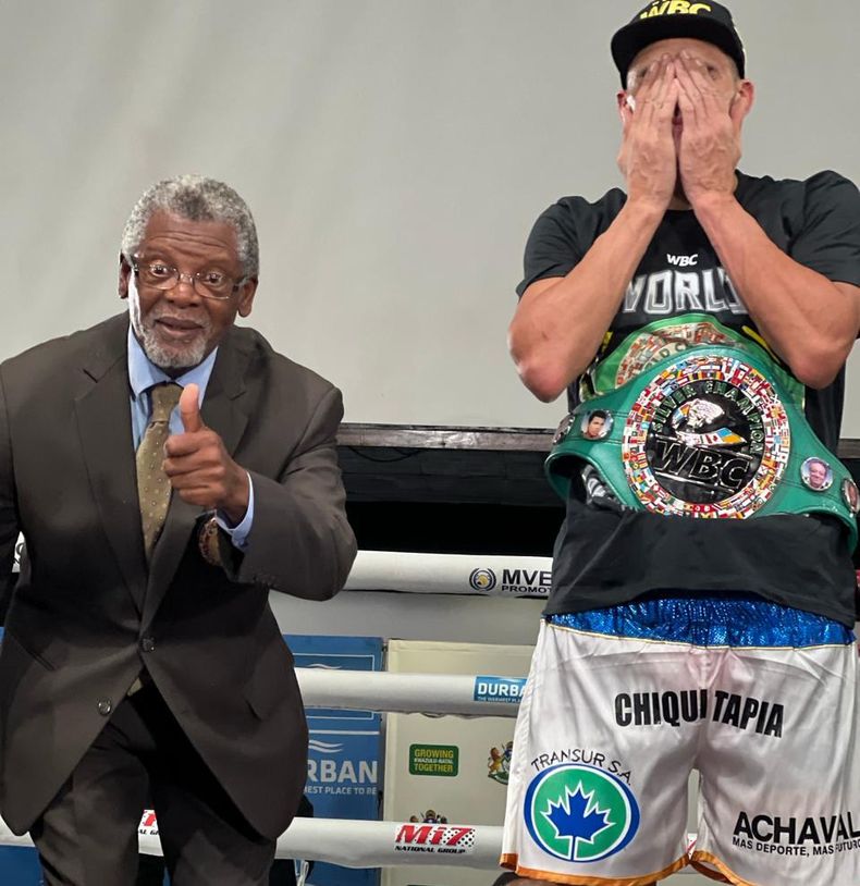 boxeo yamil peralta manos en la cara.jpeg