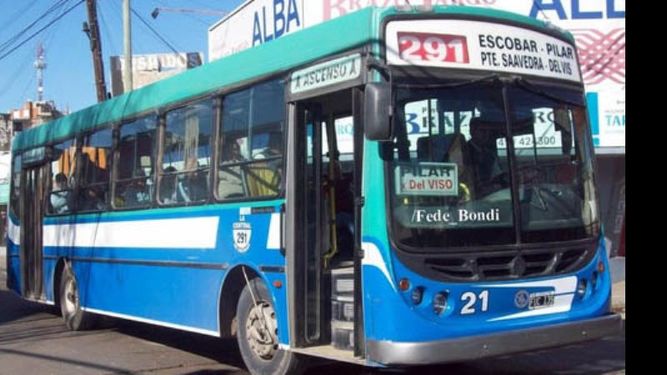El hecho ocurrió sobre un colectivo de la línea 291 que une Pilar con Escobar..
