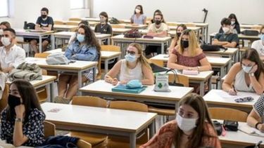 Las universidades podrán retomar la presencialidad plena..