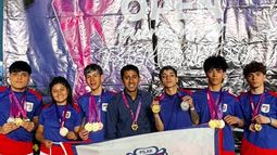 GALARDONES. Los alumnos de la Escuela Municipal y Malaquías posan con las medallas y premios. GALARDONES. Los alumnos de la Escuela Municipal y Malaquías posan con las medallas y premios.