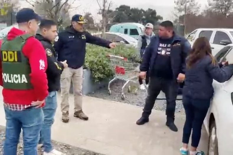 La mujer fue detenida en el playón de estacionamiento del complejo Pilará.