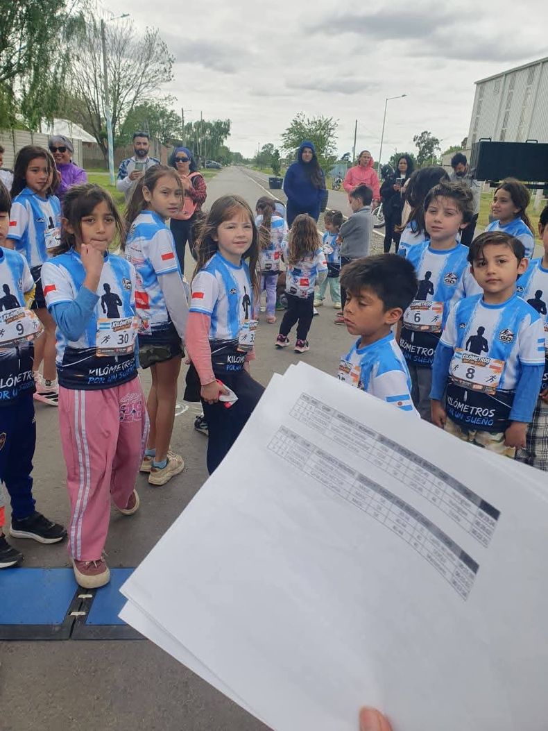 Los chicos y chicas participaron en la prueba 1K Kids.