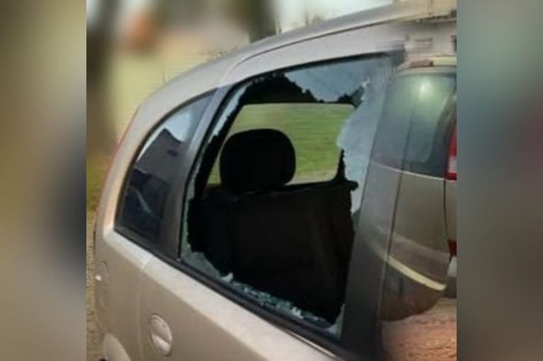 VENTANILLA. Fue violentada para robar las zapatillas.