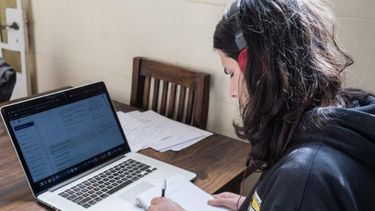 RECONOCIMIENTO. El gobierno destacó el trabajo de los docentes en cuarentena..